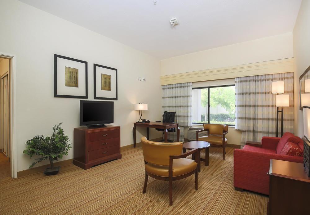 Hotel Courtyard By Marriott Salinas Monterey Extérieur photo