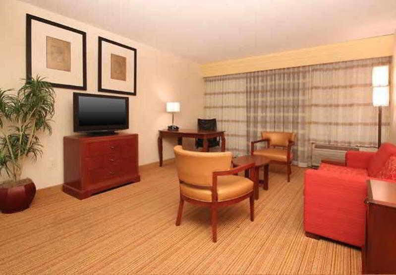 Hotel Courtyard By Marriott Salinas Monterey Extérieur photo